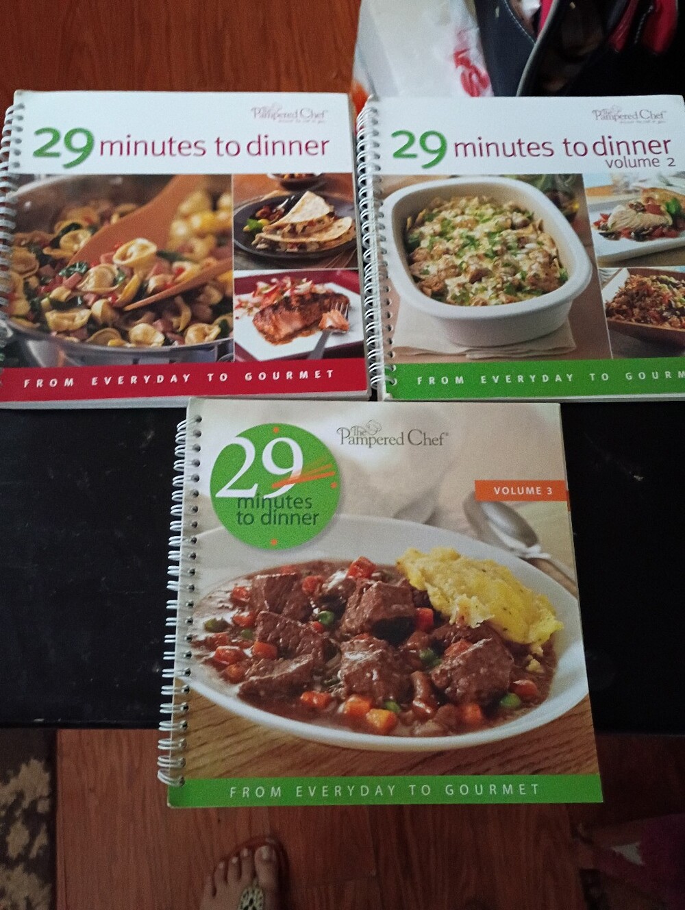 Pampered Chef 29 Minutes to Dinner Cookbooks - Green, White & Red Accents